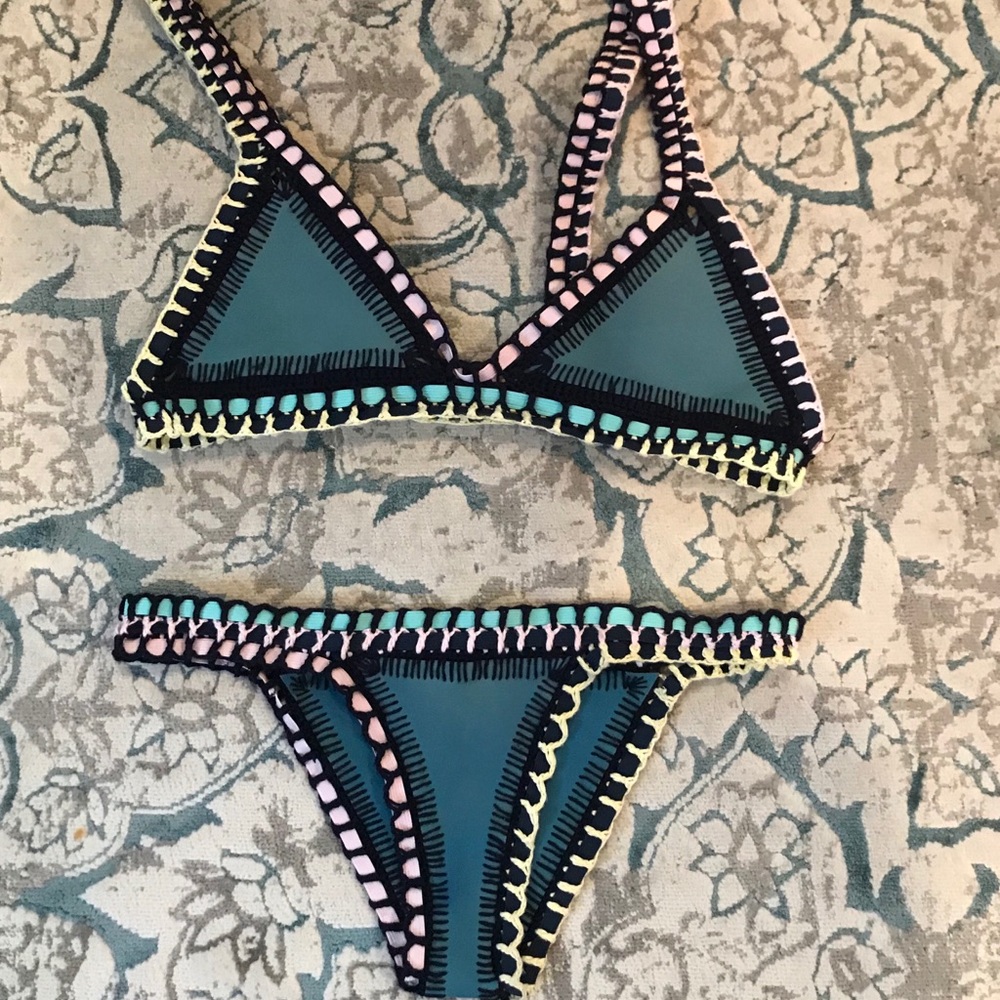 Kiini Flor Bikini Top